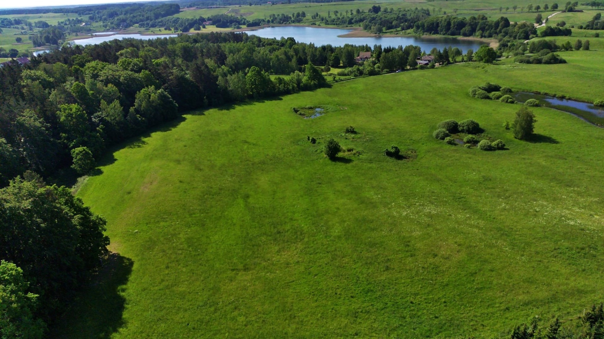 Działka na sprzedaż