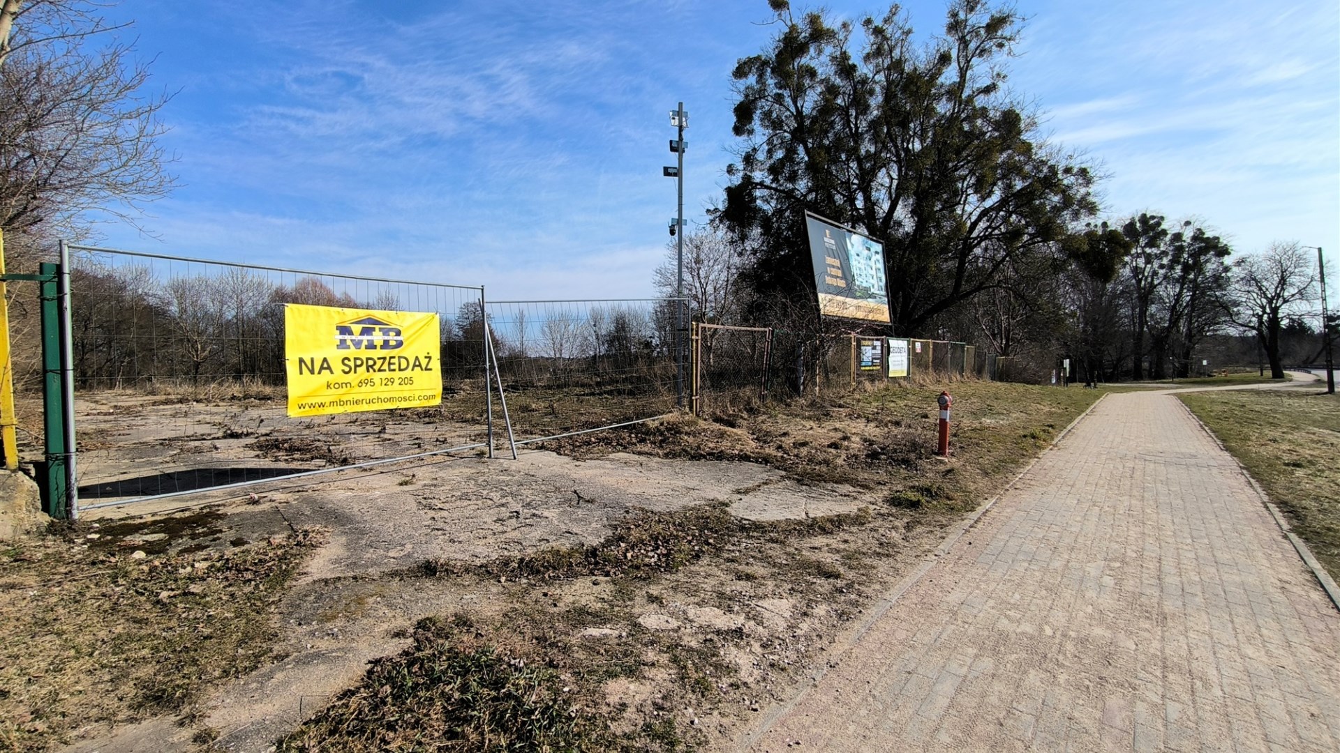 Działka na sprzedaż